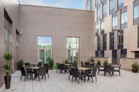 DoubleTree by Hilton Bratislava - 19