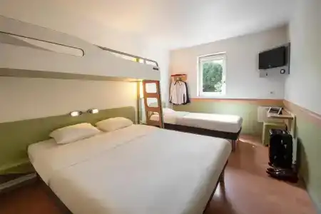 ibis budget Toulouse Cité de l'Espace 1 - 2