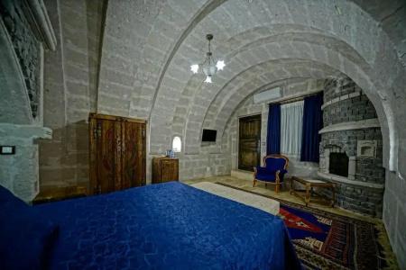 Holiday Cave - 112