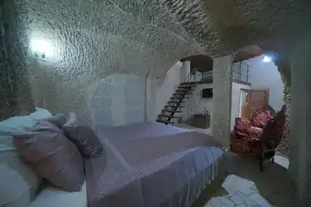 Holiday Cave - 79