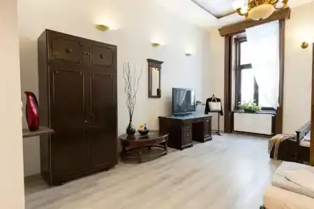 Friends Hostel & - 76