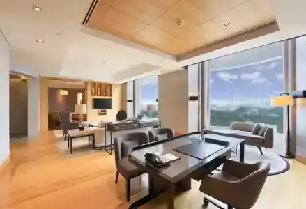 Hilton - 78