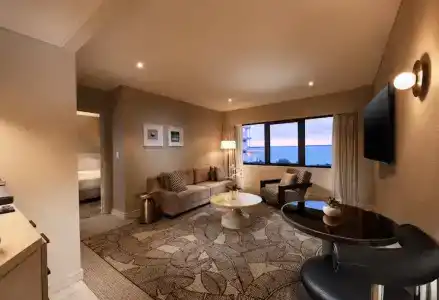 Hilton - 49
