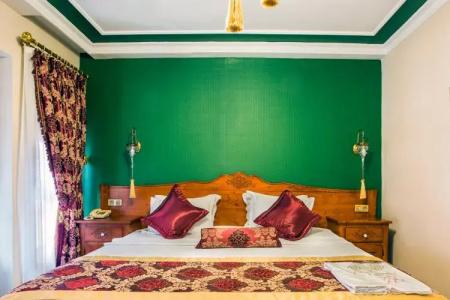 Rose Garden Suites - 13