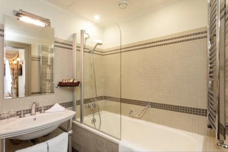 Iron Gate & Suites - 41