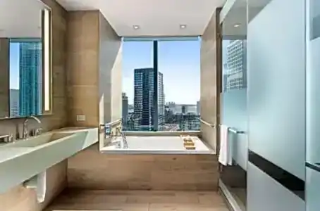 East Miami - 40