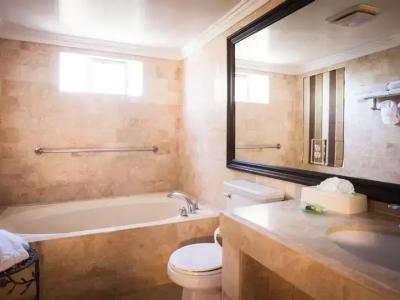 Best Western Plus Sunset Plaza - 42
