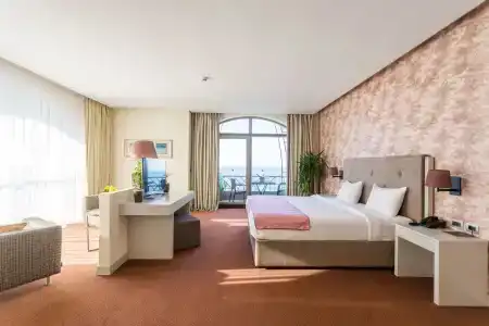 The Grand Gloria - 71