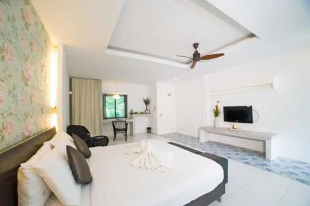 Surintra Boutique Resort - 1