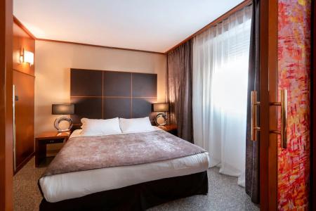 Goldstar  & Suites - 39