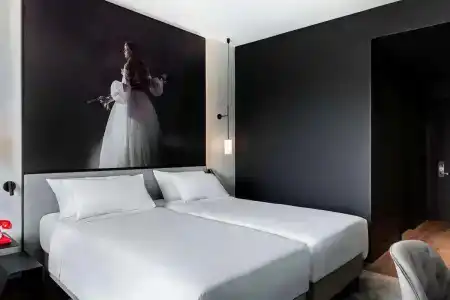 Paseo del Arte, a member of Radisson Individuals - 39