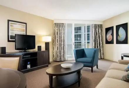 DoubleTree by Hilton Ocean Point - North Miami Beach - 40
