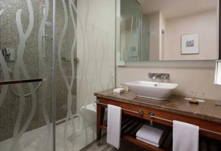 Hilton - 41