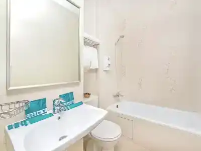 81 Dickson - SG Clean - 36