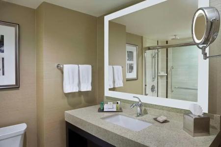 Hilton - 39