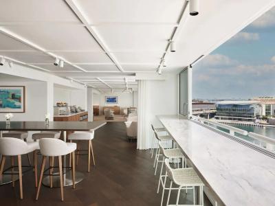Hyatt Regency - 65