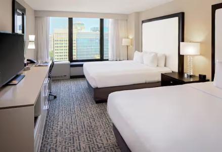 DoubleTree by Hilton Chicago Magnificent Mile - 45