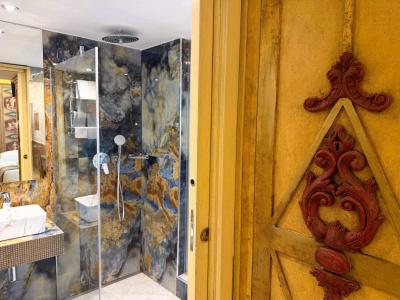 Romanico Palace - 58