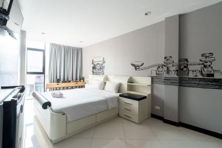 Secret Service Bed and Breakfast - 57