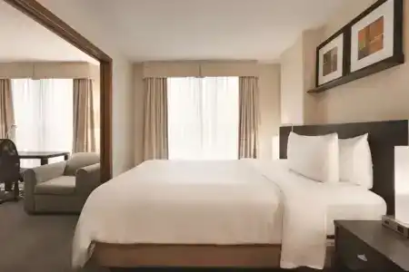 Embassy Suites by Hilton - - 34