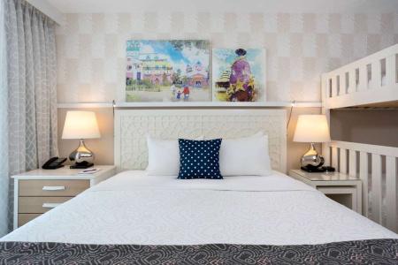 Wyndham Grand - 55