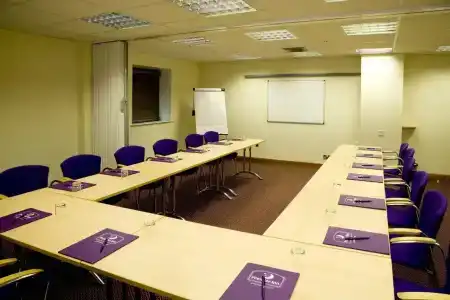 Premier Inn Wimbledon South - 21