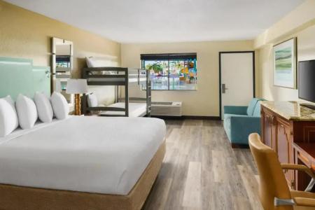 Coco Key & Water Park Resort - 7