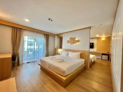 Amata Patong - 93