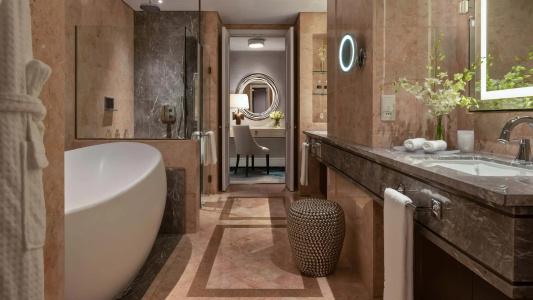 Four Seasons Singapore (SG Clean, Staycation Approved) - 93