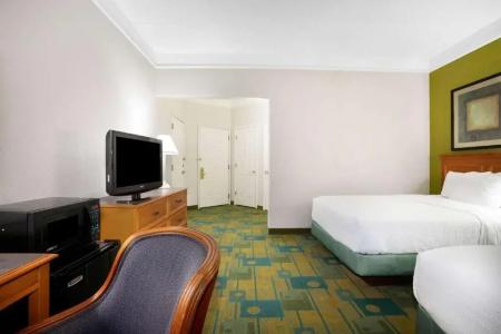La Quinta by Wyndham Austin Southwest - 32