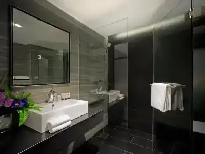 Venue The Lily - Sg Clean - 24