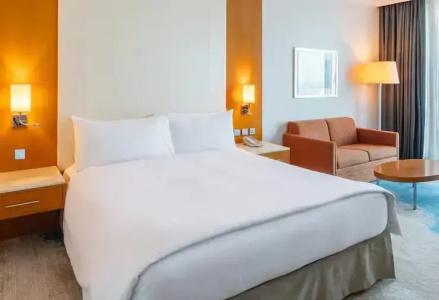 Hilton - 20