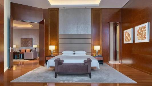 Grand Hyatt - 55