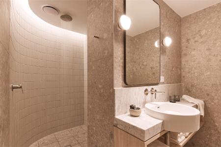 Rydges - 92