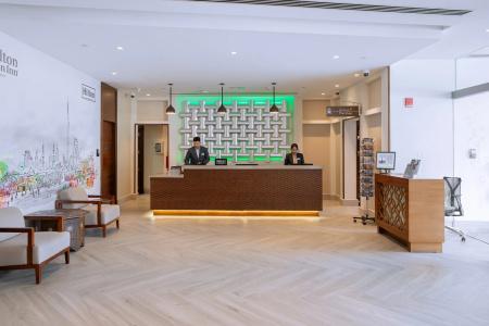 Hilton Garden Inn Dubai Al Muraqabat - Deira - 1