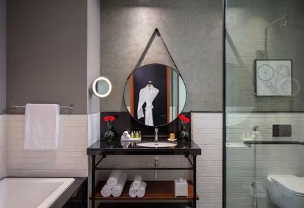 DoubleTree by Hilton Dubai M Square & Residences - 37