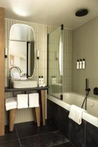 Holiday Inn Paris Notre Dame, An Ihg - 17