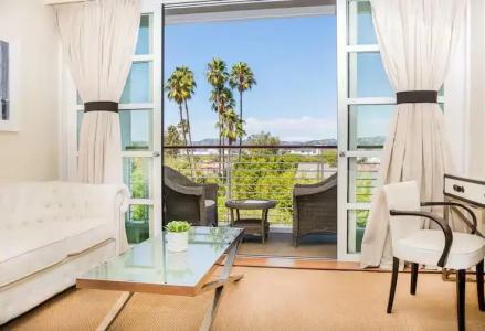 Mr c Beverly Hills - 38