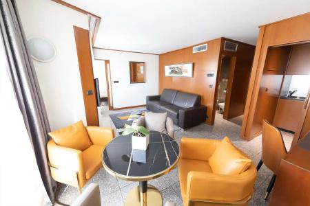Goldstar  & Suites - 27