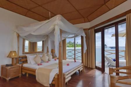 Angaga Island and Spa - 2