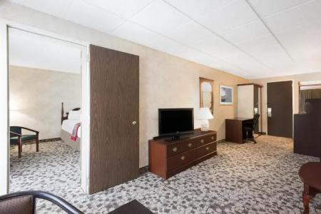 Ramada by Wyndham Portland - 31