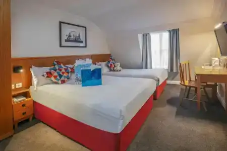 Queensway, Sure Collection by Best Western - 8