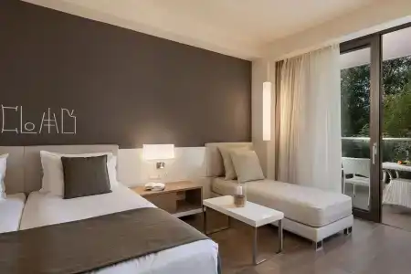 Avra Imperial - 30