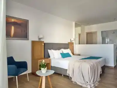 Cavo Orient Beach & Suites - 45