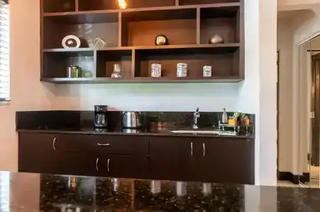 Lincoln Arms Suites - 49