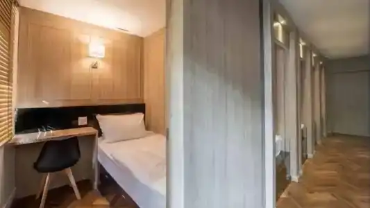 The Posh Phayathai - 34