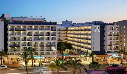 Gran Flamingo-Adults Only - 32