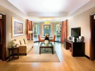 Swissôtel Al Murooj Dubai - 11