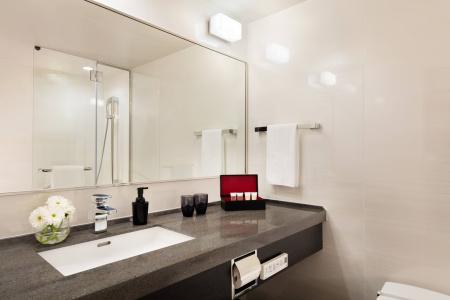 Courtyard by Marriott Shin-Osaka Station - 26