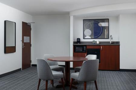 Courtyard by Marriott at Old Town - 12